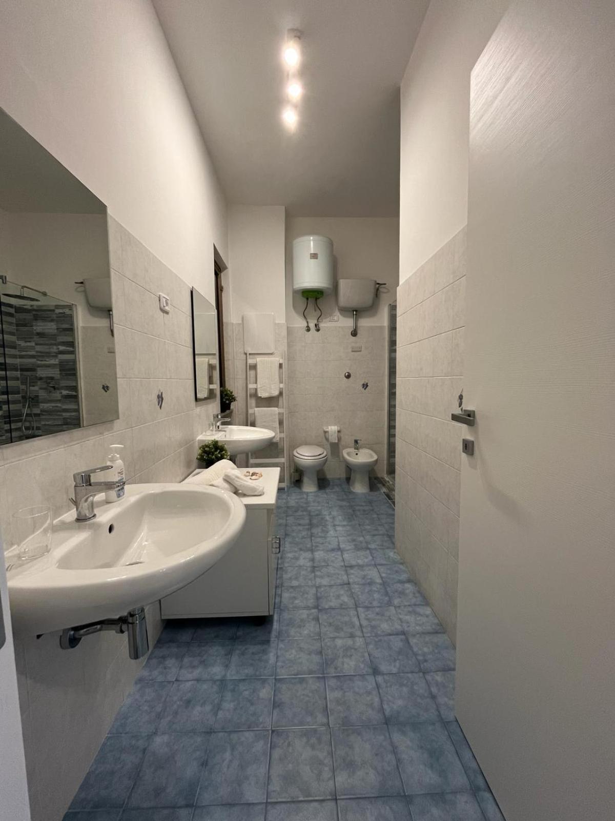 Casa Roberta With Balcony And Sea View Apartment Vieste Ngoại thất bức ảnh