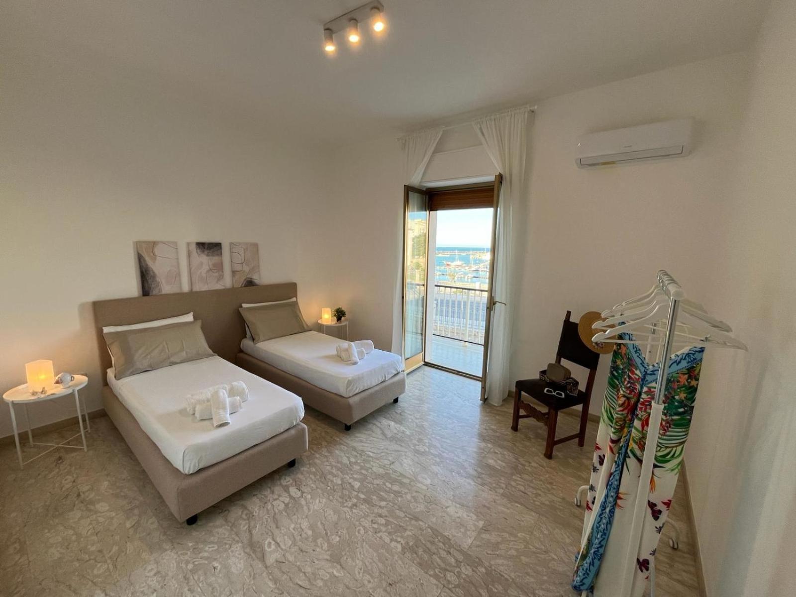 Casa Roberta With Balcony And Sea View Apartment Vieste Ngoại thất bức ảnh