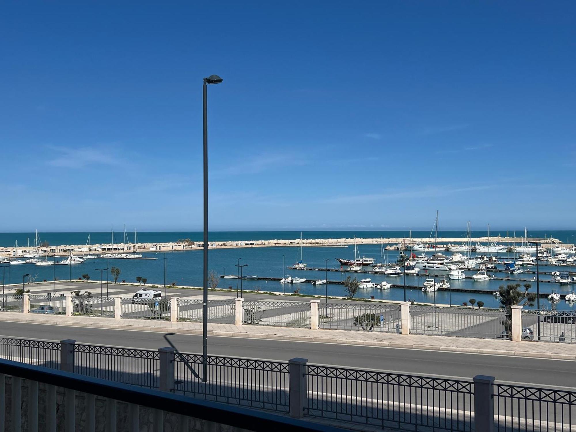 Casa Roberta With Balcony And Sea View Apartment Vieste Ngoại thất bức ảnh